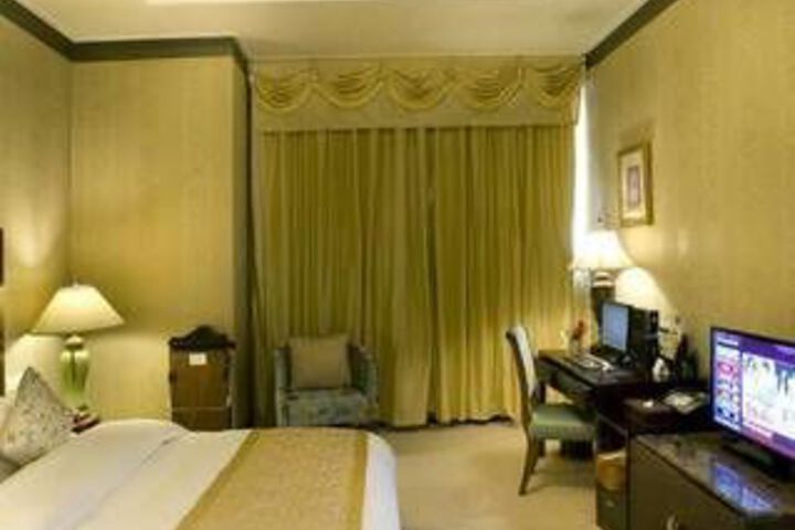 Room 25 of 73