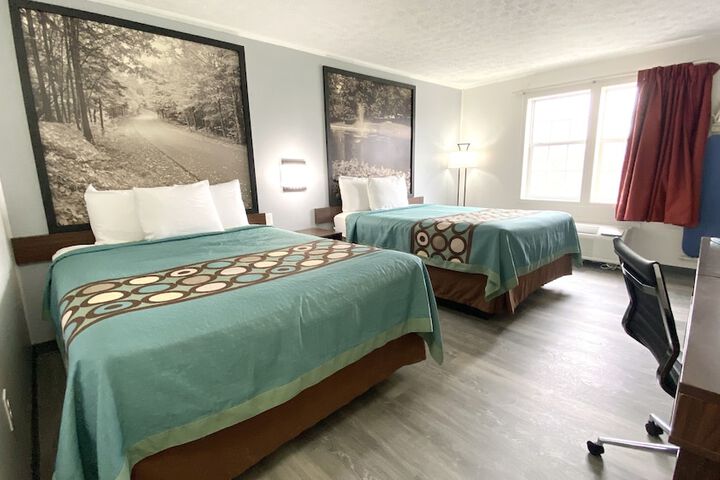 2 Queen Beds (8 of 13)