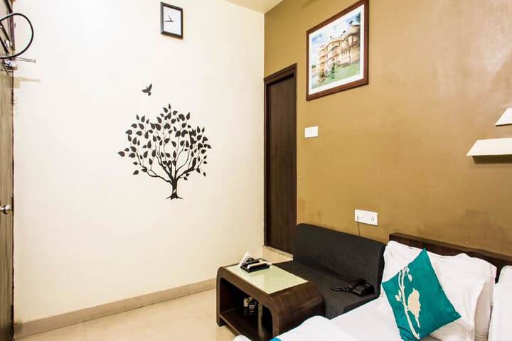 Room 8 of 16