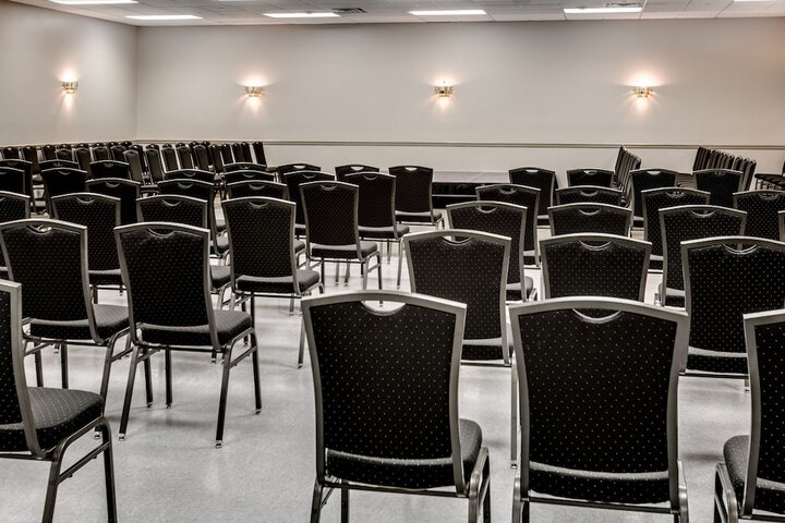 Ballroom/Hall 21 of 32