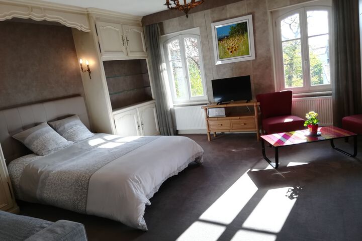 Room 43 of 50
