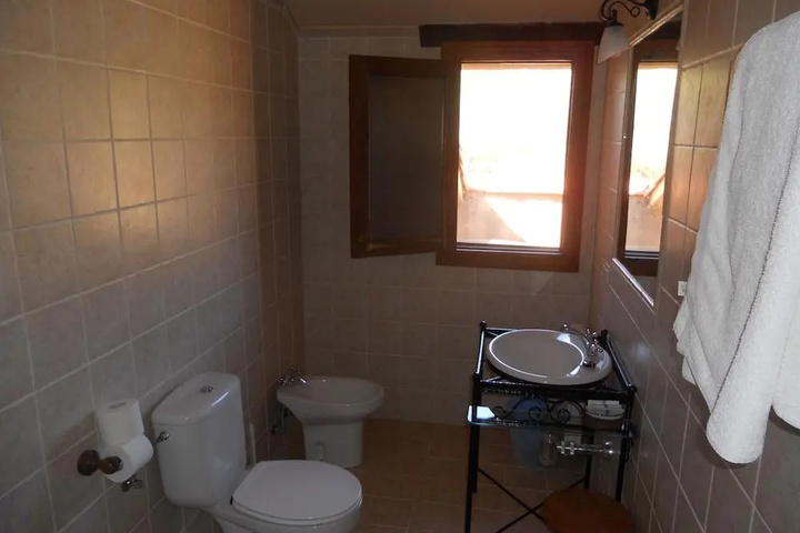 Room 8 of 19