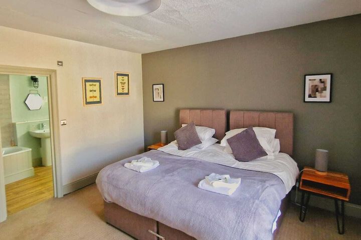Room 3 of 20