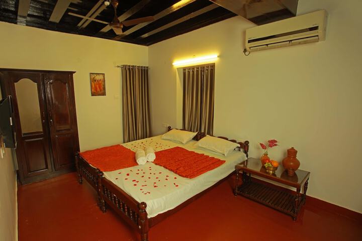 Room 10 of 15
