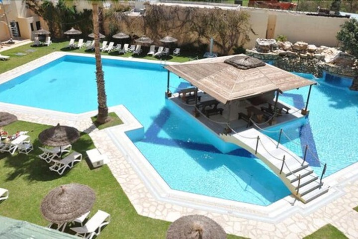 Pool 22 of 27