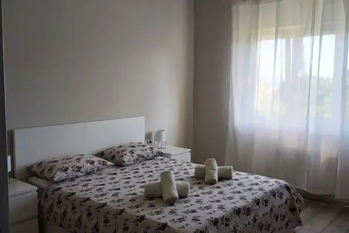 Room 4 of 14