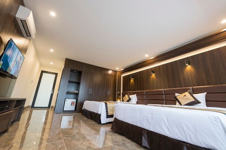 Room 16 of 48