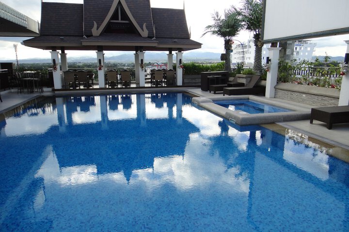 Pool 102 of 139