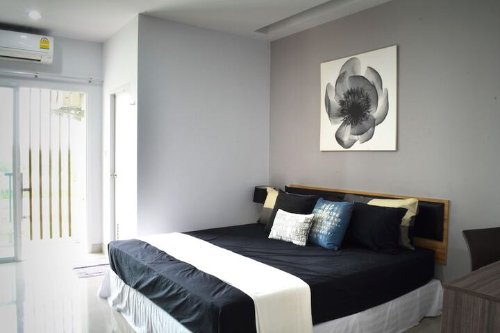 Room 17 of 38