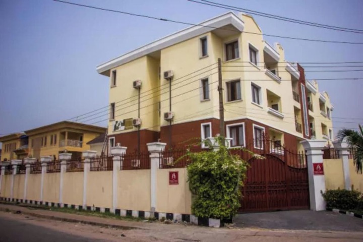 Sun Heaven Hotel Ikoyi