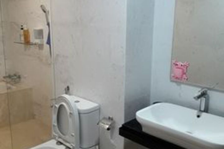 Room 2 of 22