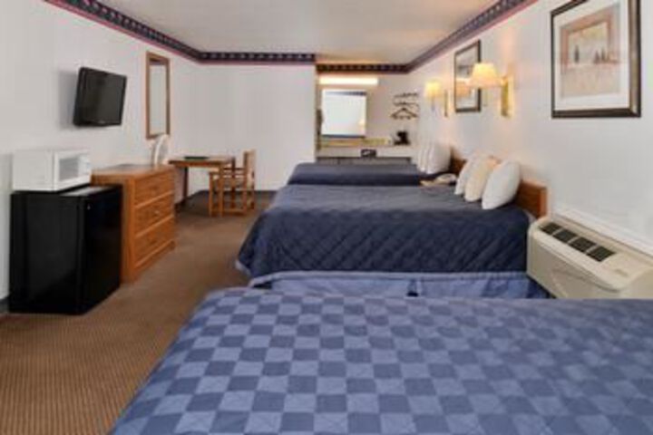Room 17 of 27
