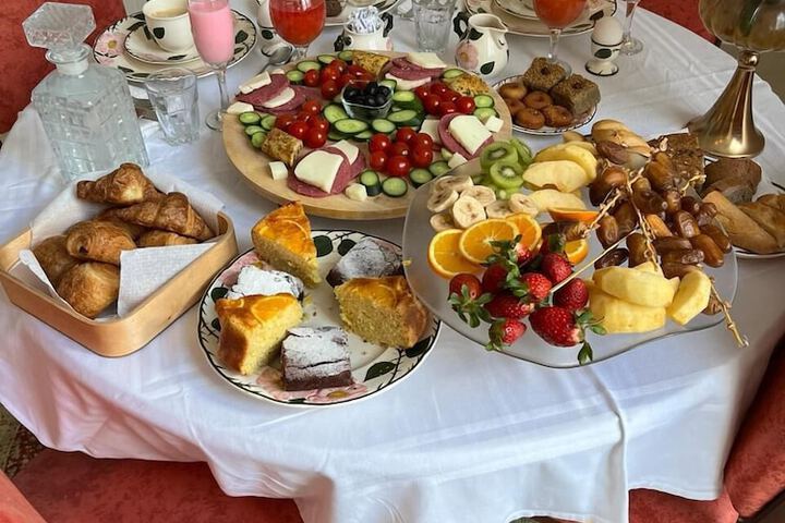 Breakfast/Coffee Service 76 of 96