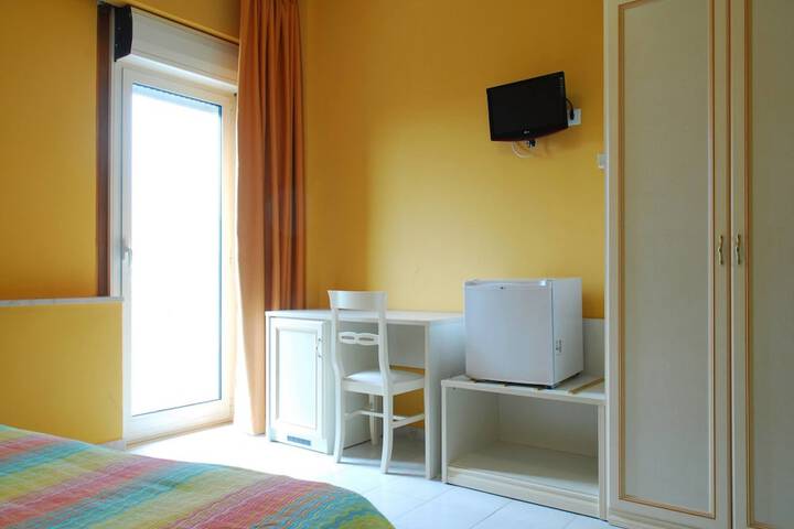 Room 11 of 43