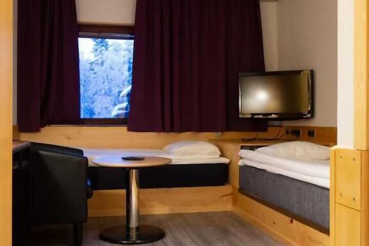 Room 2 of 29