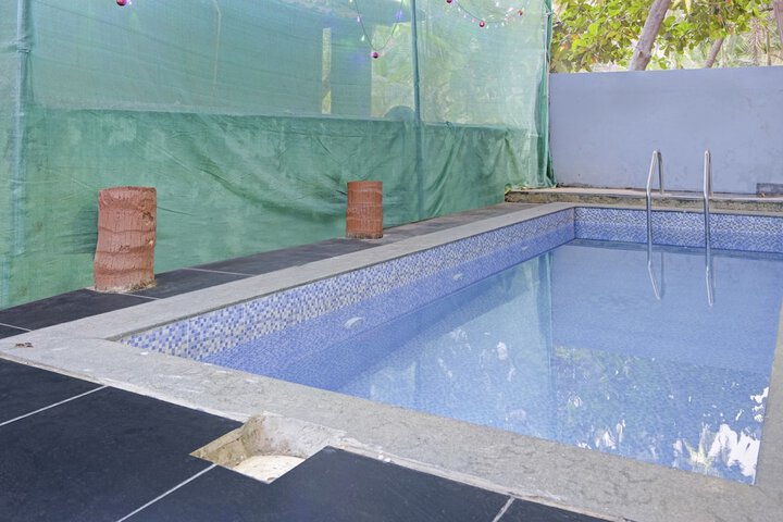 Pool 28 of 39