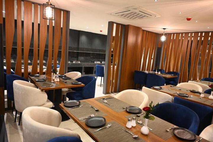 Dining 62 of 68