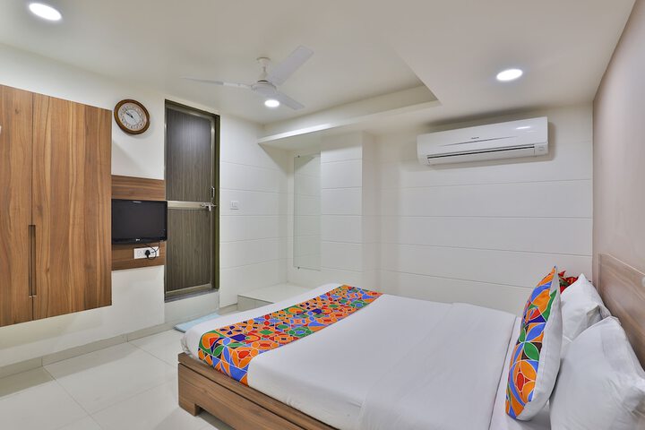 Room 12 of 37