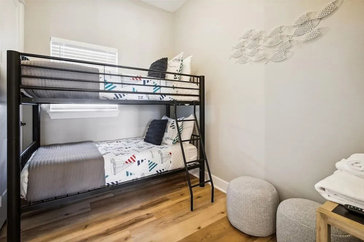 Room 5 of 22