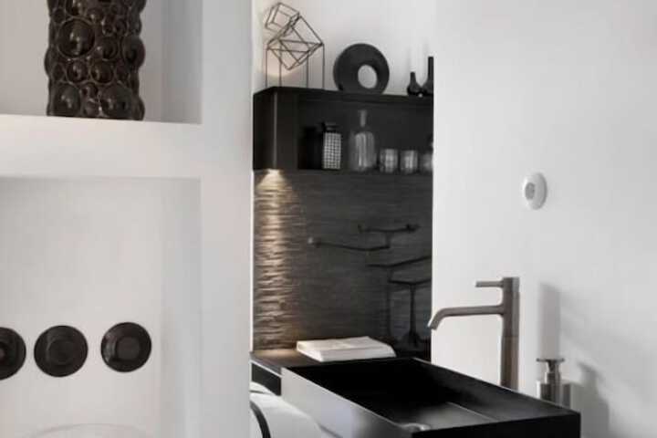 Room 6 of 44