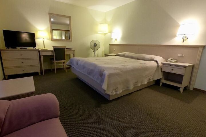 Room 5 of 34