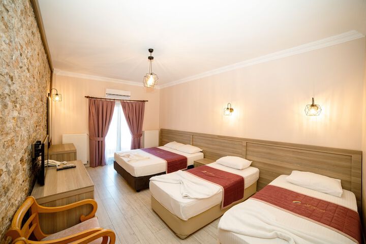 Room 8 of 48