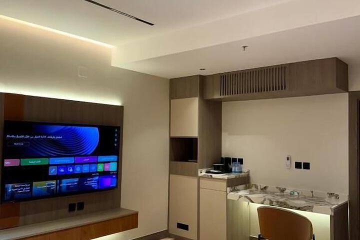 Room 7 of 11