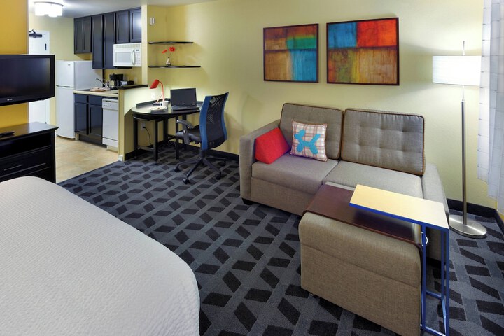 Room 14 of 32