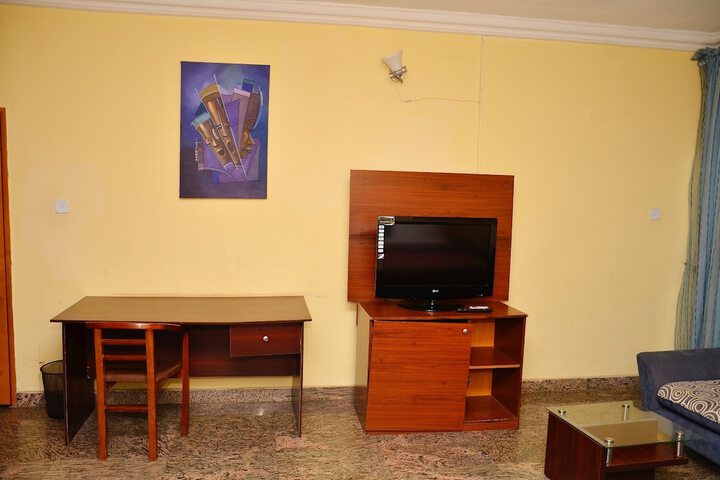 Room 26 of 94