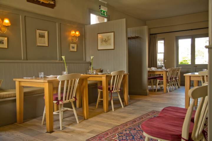 Dining Photos