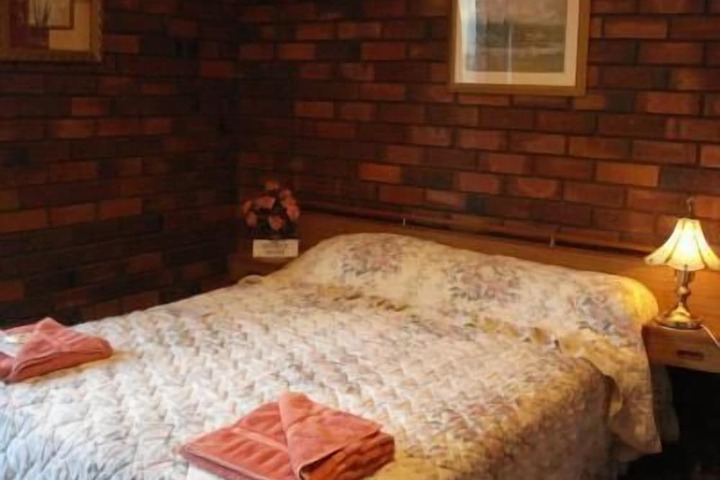 Room 9 of 9