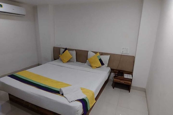 Room 15 of 38