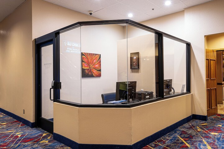 Business Center 62 of 68