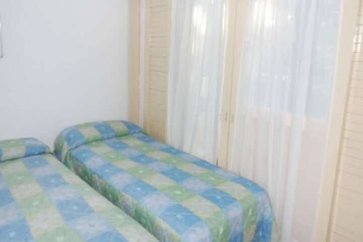 Room 6 of 30