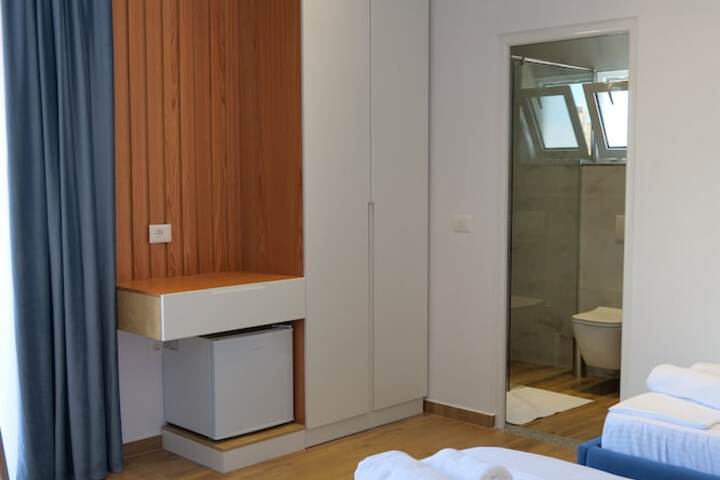 Room 13 of 53