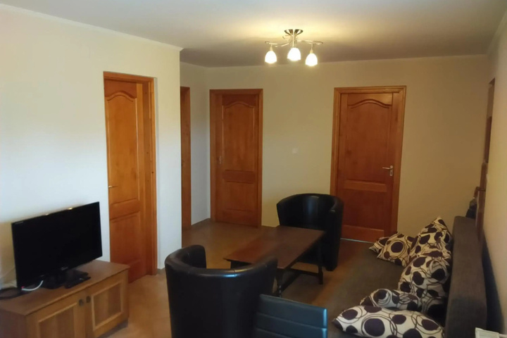 Room 2 of 9
