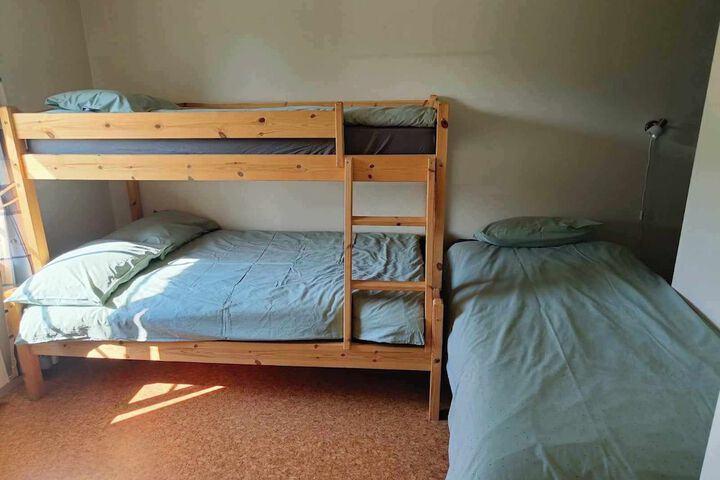 Room 11 of 34