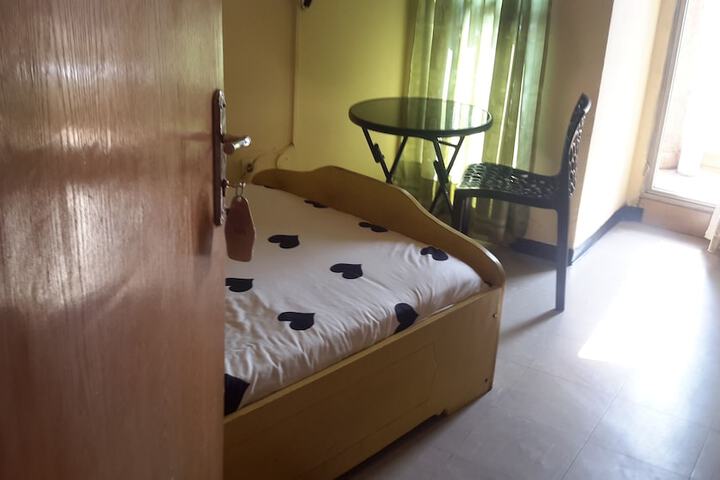 Room 10 of 17