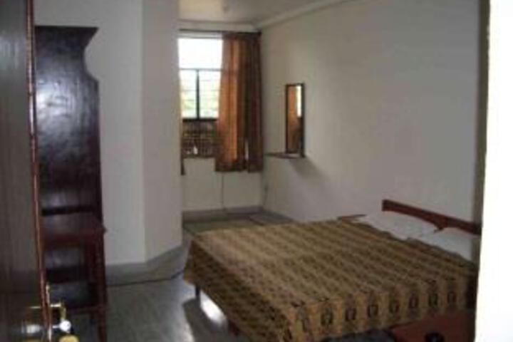 Room 2 of 6