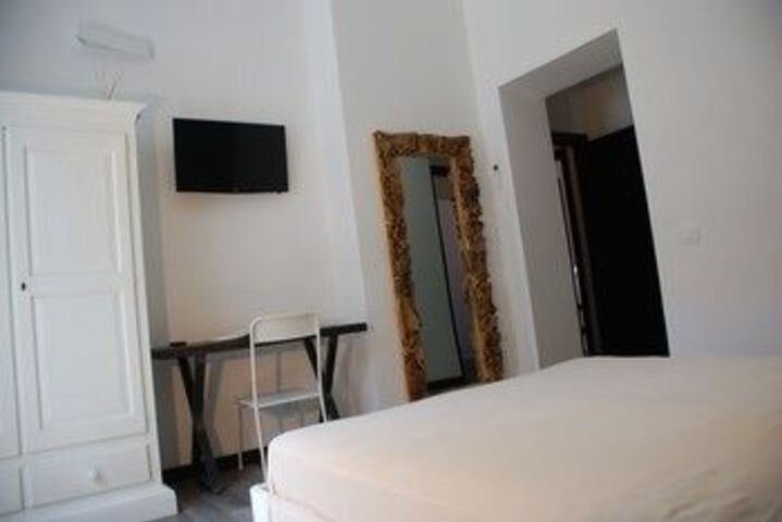 Room 12 of 20
