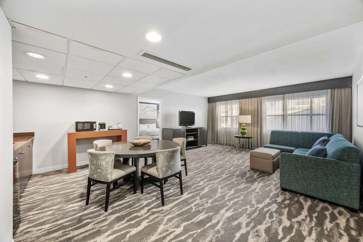Room 10 of 24