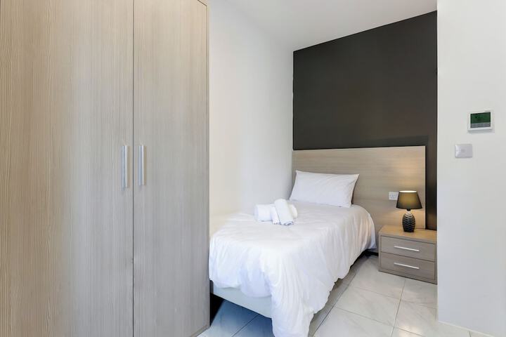 Room 29 of 89