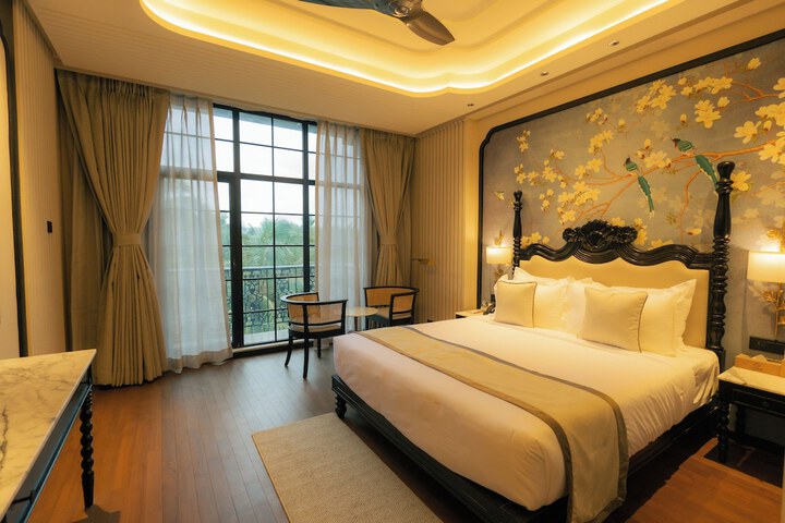 Room 13 of 35