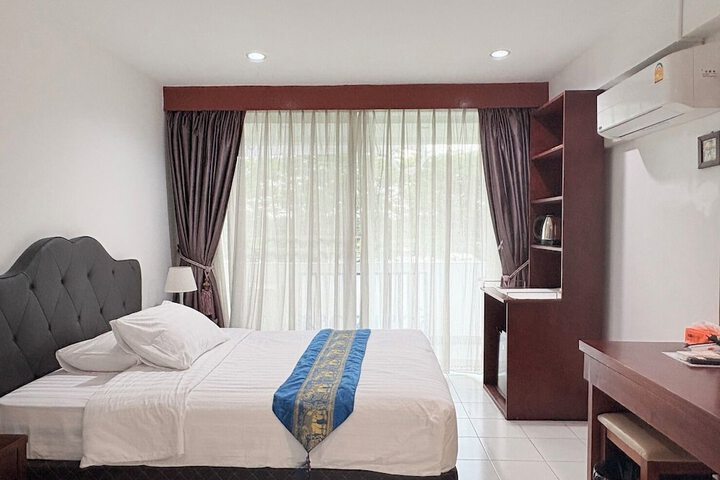 Room 5 of 24