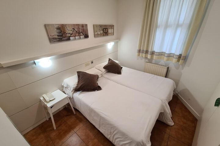 Room 35 of 72