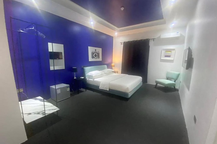 Room 11 of 68