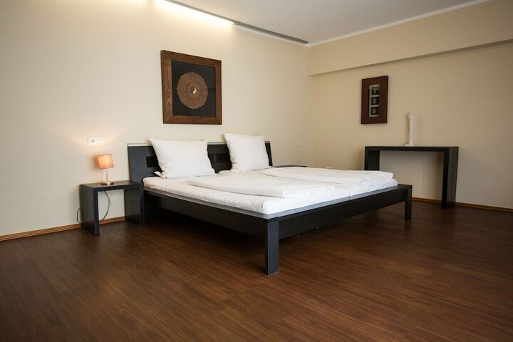 Room 35 of 61