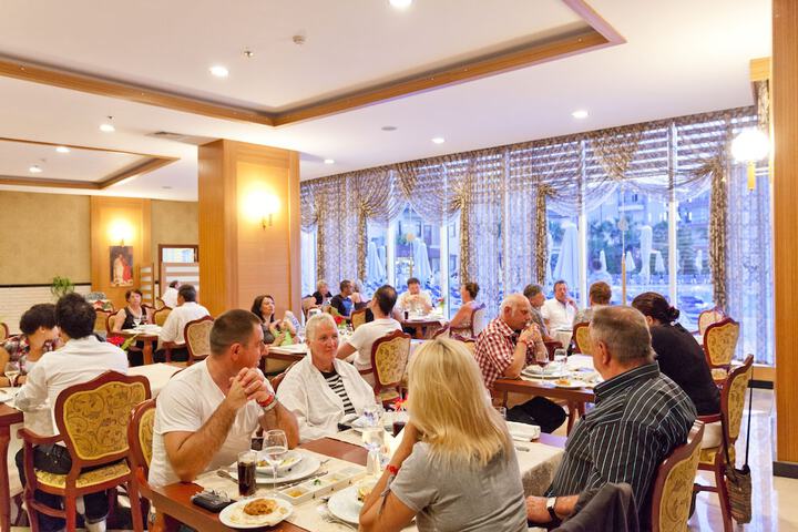 Dining 60 of 69