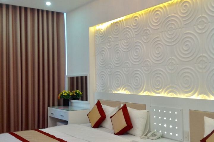 Room 6 of 22