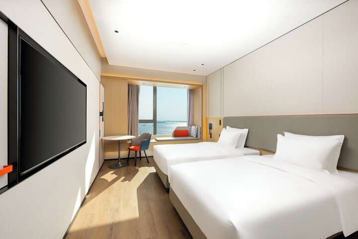Room 6 of 41